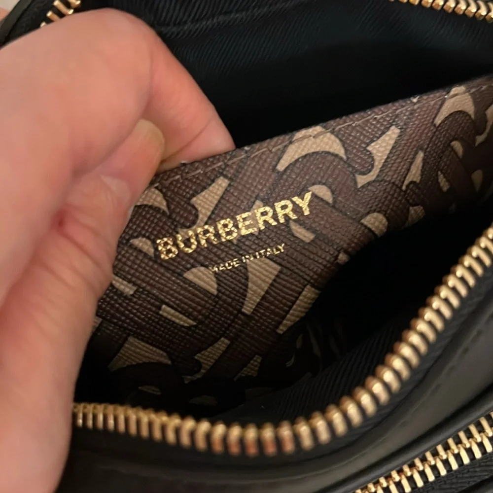 🔥🔥🔥Authentic Burberry TB camera bag 💼 - Picture 9 of 15
